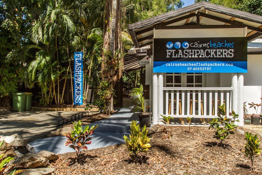 Cairns Beaches Flashpackers Palm Cove Bagian luar foto